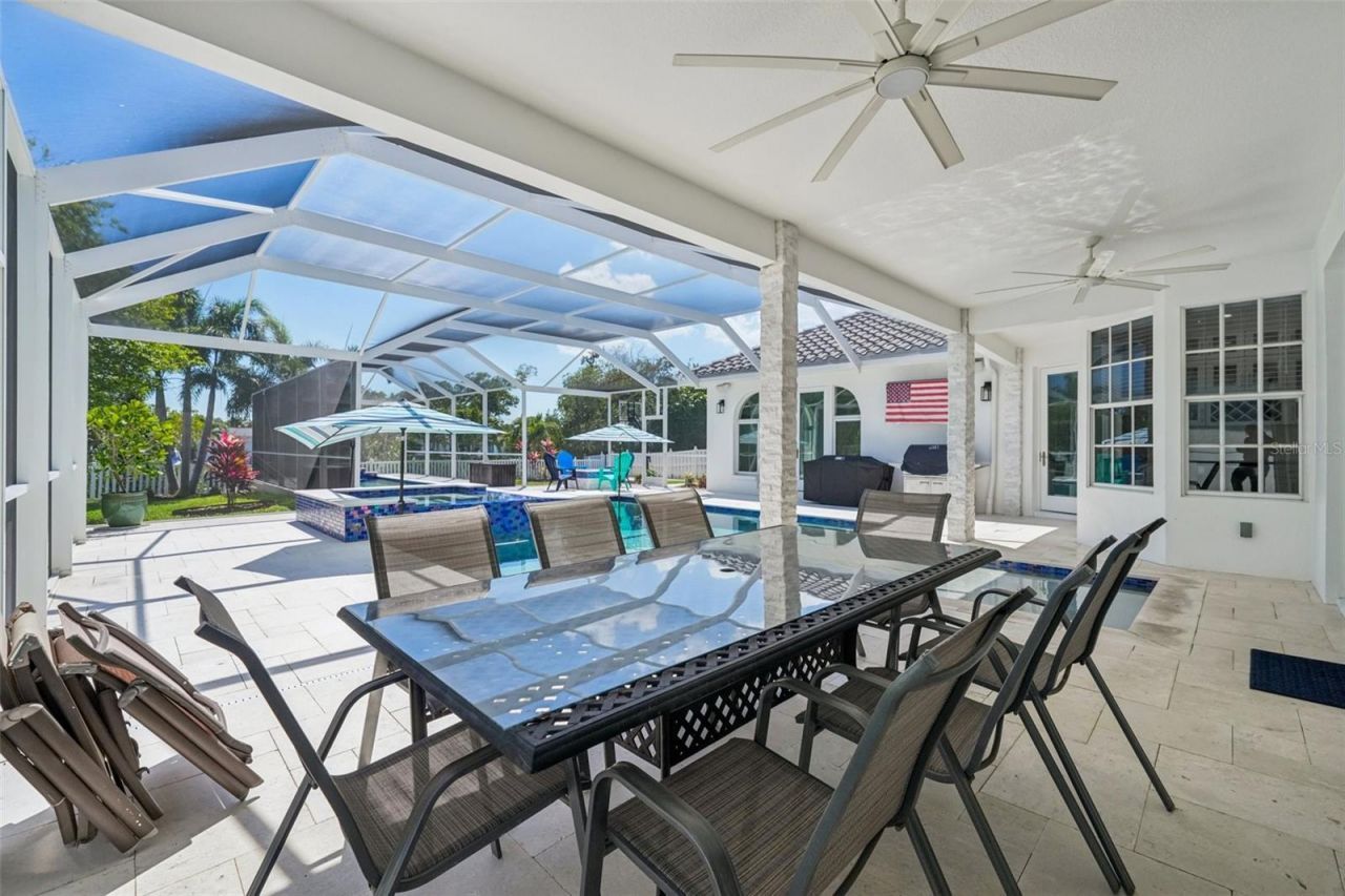 750 Sand Pine Drive Ne, Saint Petersburg, FL 33703 Photo