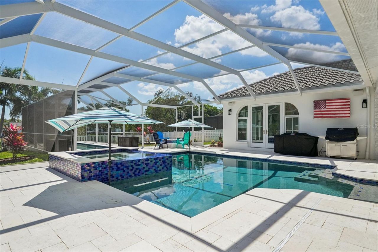 750 Sand Pine Drive Ne, Saint Petersburg, FL 33703 Photo