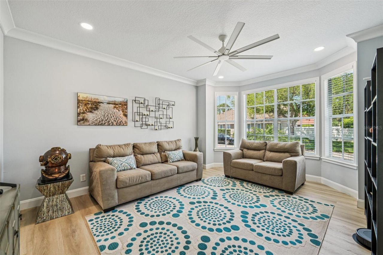 750 Sand Pine Drive Ne, Saint Petersburg, FL 33703 Photo