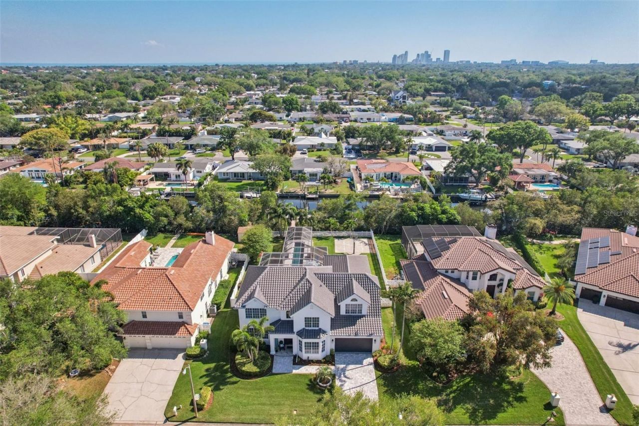 750 Sand Pine Drive Ne, Saint Petersburg, FL 33703 Photo