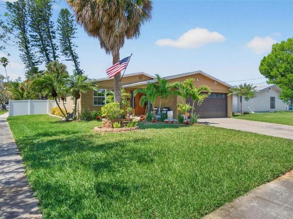 5900 BAYOU GRANDE BOULEVARD NE, ST PETERSBURG, FL 33703