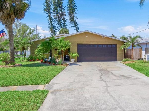 5900 BAYOU GRANDE BOULEVARD NE, ST PETERSBURG, FL 33703