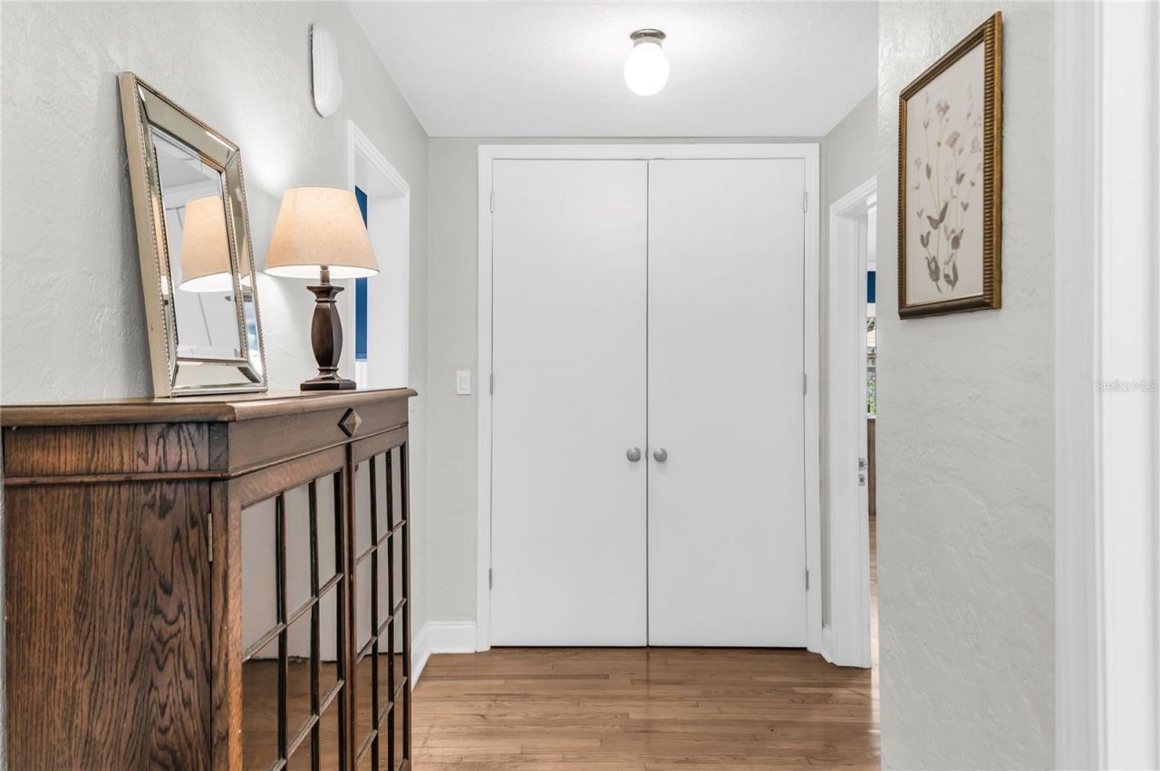 1410 S Summerlin Avenue, Orlando, FL 32806 Photo