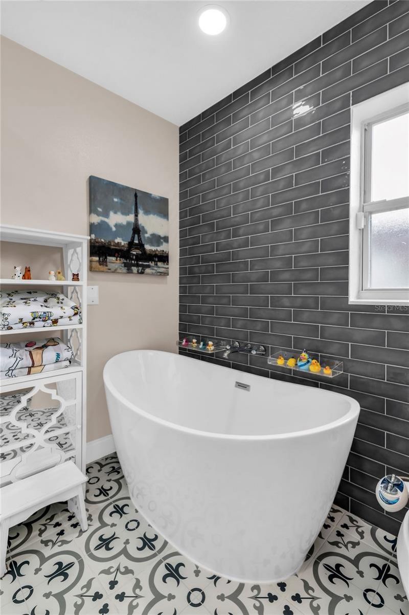 1410 S Summerlin Avenue, Orlando, FL 32806 Photo