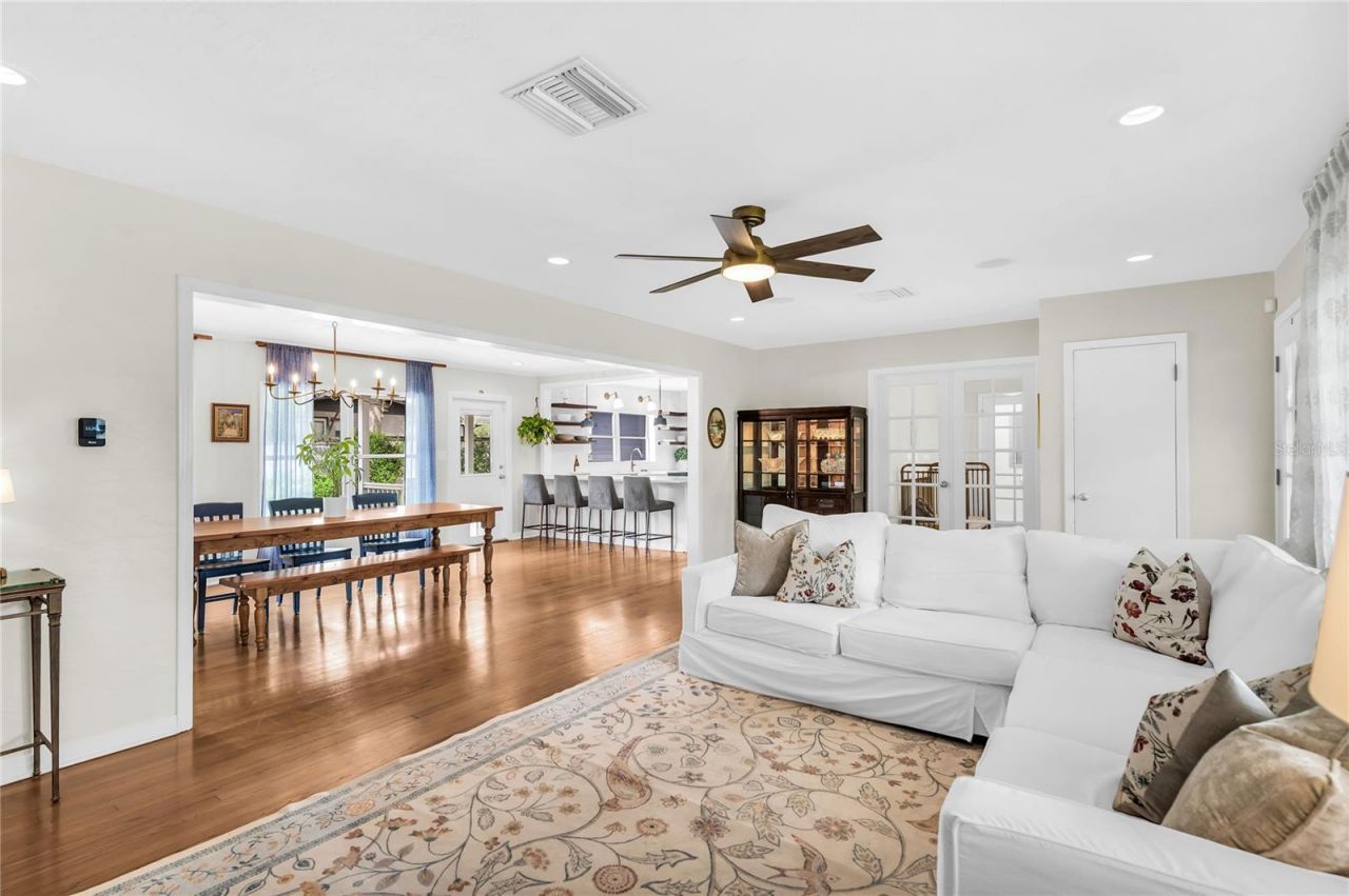 1410 S Summerlin Avenue, Orlando, FL 32806 Photo