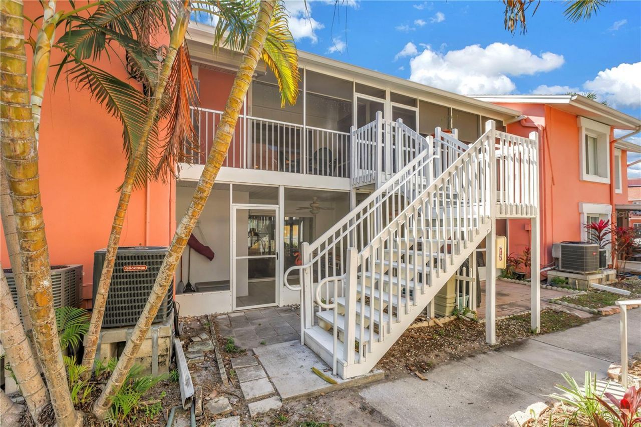 3742 41st Way S, Unit F, Saint Petersburg, FL 33711 Photo