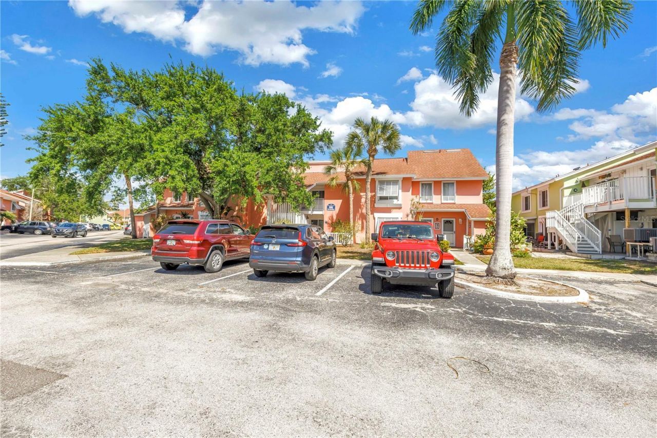 3742 41st Way S, Unit F, Saint Petersburg, FL 33711 Photo