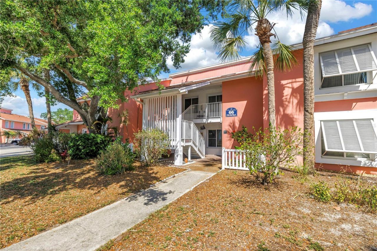 3742 41st Way S, Unit F, Saint Petersburg, FL 33711 Photo