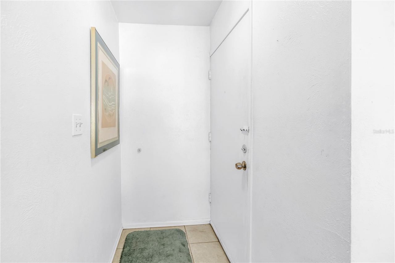 3742 41st Way S, Unit F, Saint Petersburg, FL 33711 Photo