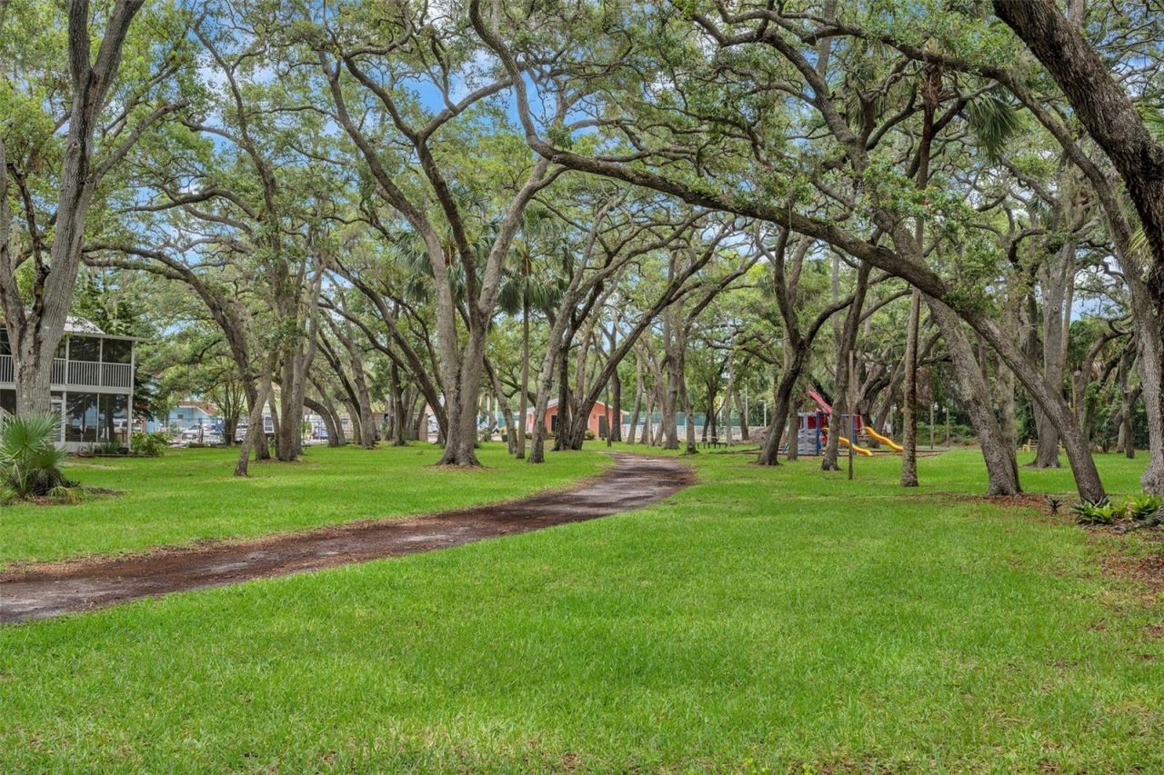 3742 41st Way S, Unit F, Saint Petersburg, FL 33711 Photo