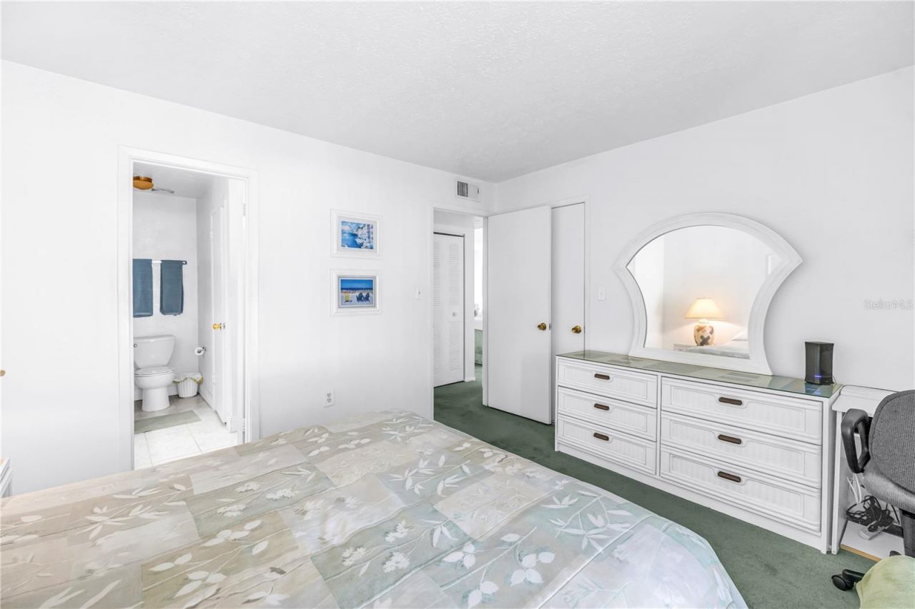 3742 41st Way S, Unit F, Saint Petersburg, FL 33711 Photo