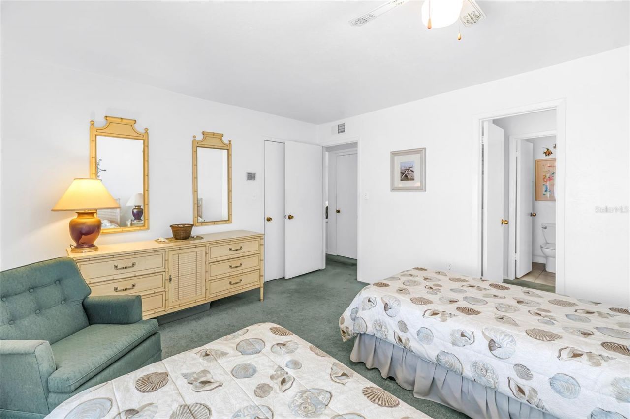 3742 41st Way S, Unit F, Saint Petersburg, FL 33711 Photo