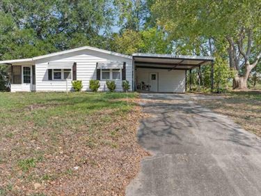 1763 W SCHWARTZ BOULEVARD, LADY LAKE, FL 32159