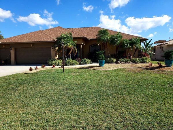 19 MEDALIST WAY , ROTONDA WEST, FL 33947