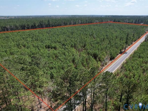 600 Edmonds Lane, Blackstone, VA 22824