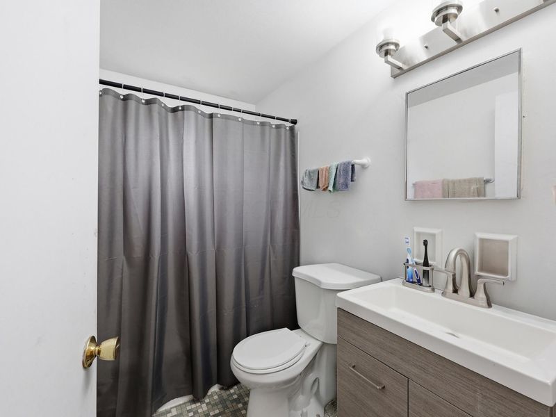 5780 N Meadows Boulevard, Columbus, OH 43229 Photo 19