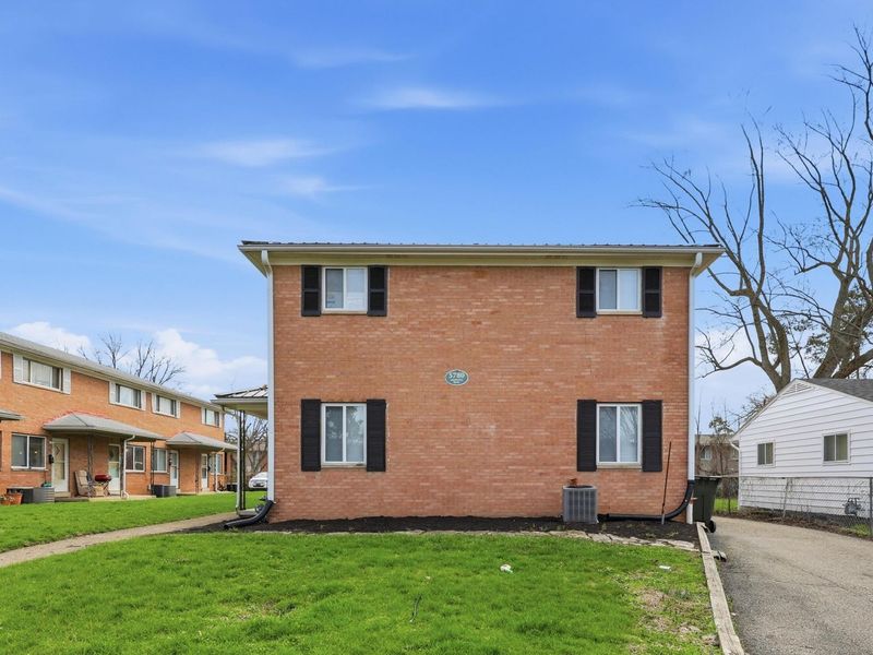 5780 N Meadows Boulevard, Columbus, OH 43229 Photo 2