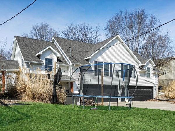 300 1/2 W Park Avenue , Runnells, IA 50237