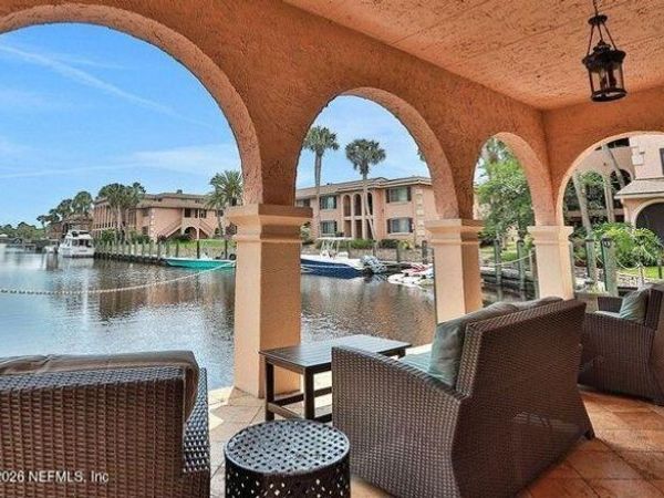 5375 ORTEGA FARMS Boulevard, Unit 308, Jacksonville, FL 32210