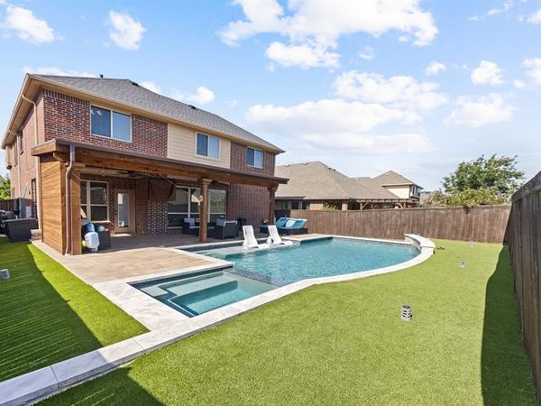 724 Marietta Lane, Aubrey, TX 76227