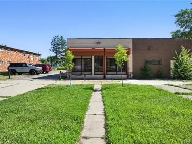 18729 Schoolcraft , Detroit, MI 48223