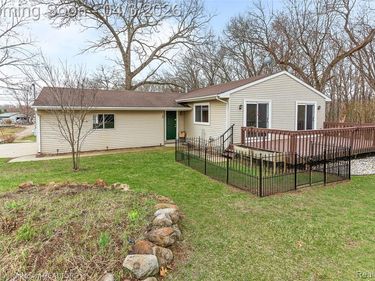 10618 Wolverine Drive, Hamburg Twp, MI 48169