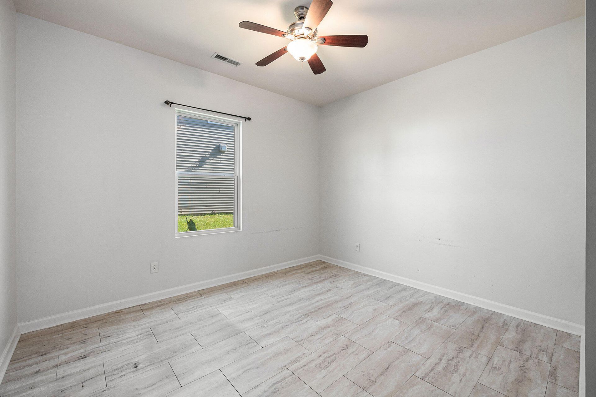 4810 Hawkins Drive Photo 17