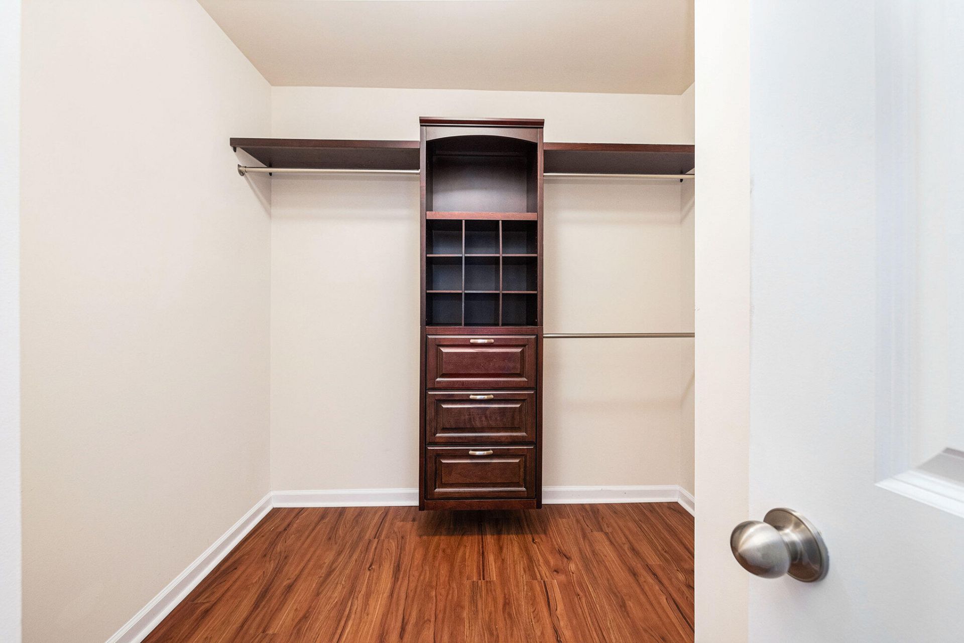 4810 Hawkins Drive Photo 34