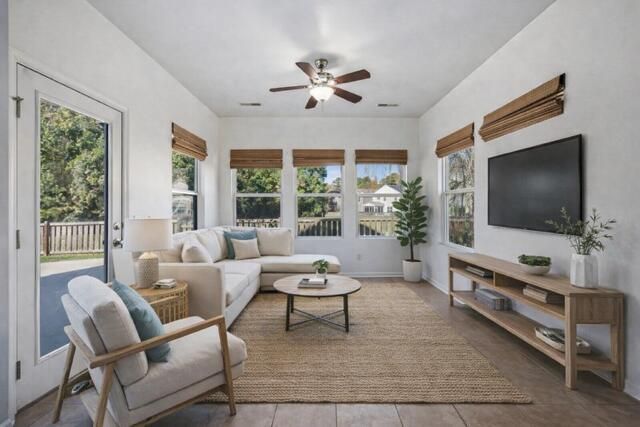 4810 Hawkins Drive Photo 6