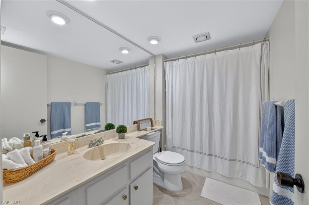 3300 Binnacle Dr , Unit 206, Naples, FL 34103 Photo