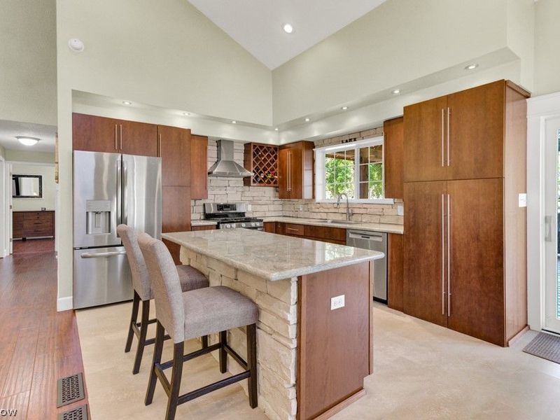 196 E Mohawk Drive, Malvern, OH 44644 Photo 14