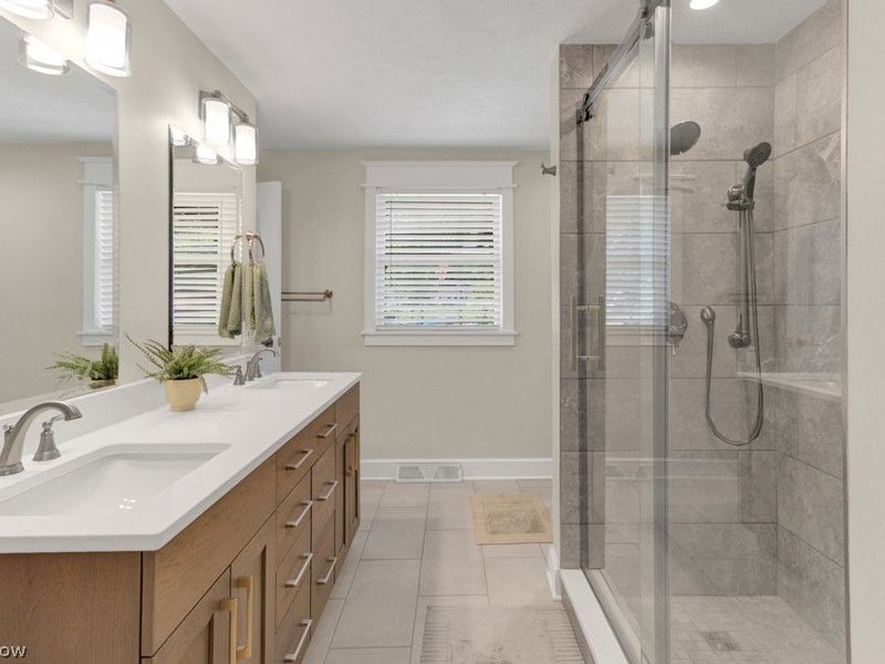 196 E Mohawk Drive, Malvern, OH 44644 Photo 23