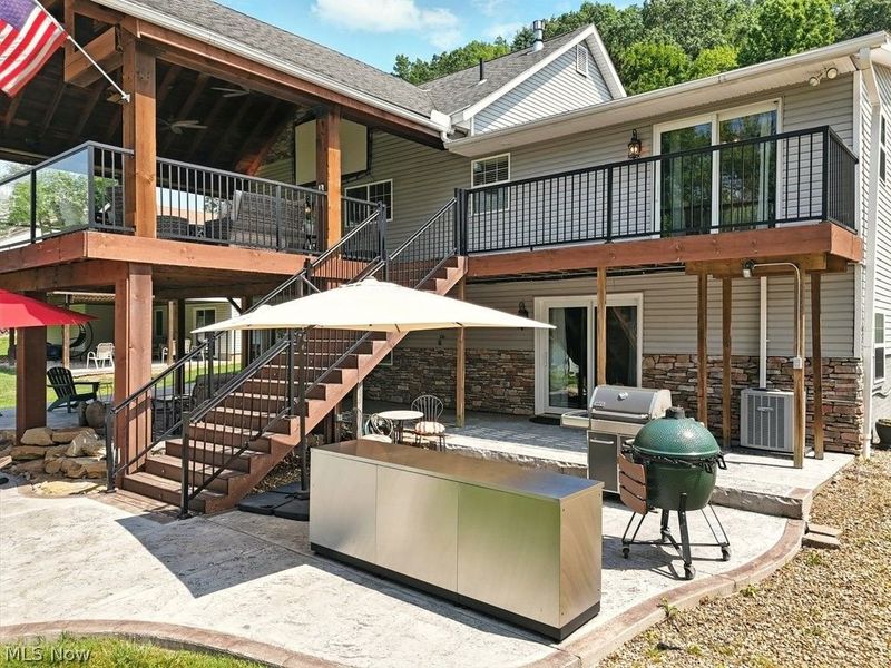 196 E Mohawk Drive, Malvern, OH 44644 Photo 5