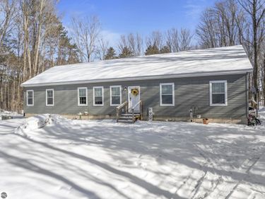 1111 East Lake Drive SE, Kalkaska, MI 49646