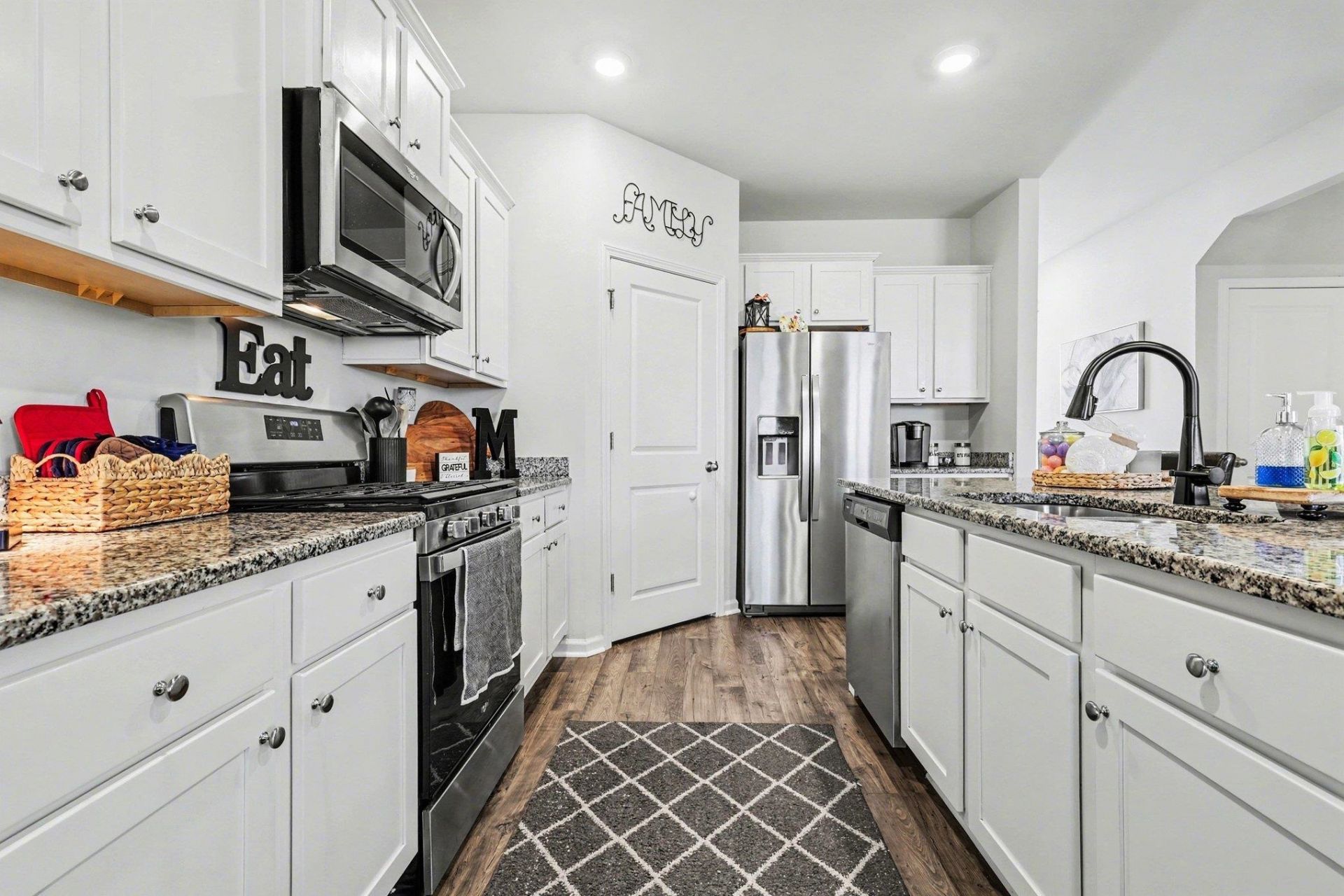 3031 Fair Ridge Way Photo 8