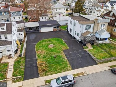 825-827 BROAD STREET, DARBY, PA 19023