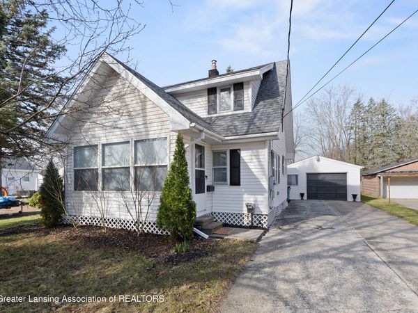 2911 Creston Avenue, Lansing, MI 48906