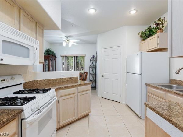 6480 Annie Oakley Drive, Unit 511, Las Vegas, NV 89120