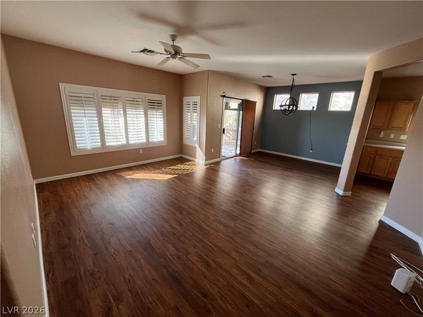 10407 Sawmill Avenue , Las Vegas, NV 89134