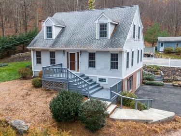 170 Bridge St, Warren, MA 01083