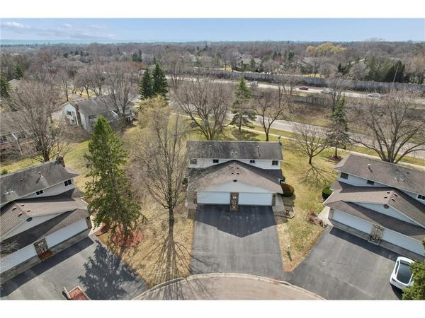 8525 W 97th Street Circle, Minneapolis, MN 55438