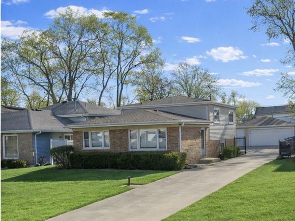 4029 N Grant Street , Westmont, IL 60559