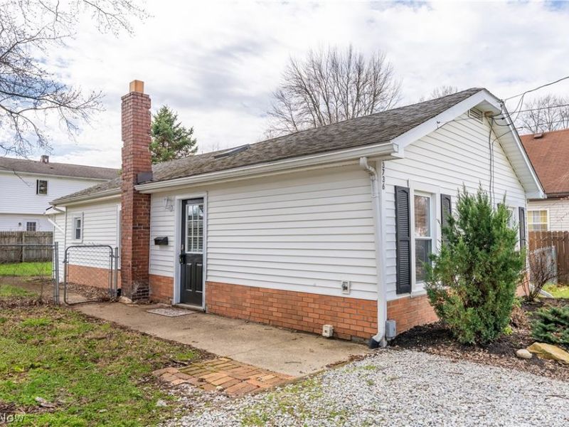 3736 Louise Street, Mogadore, OH 44260 Photo 2