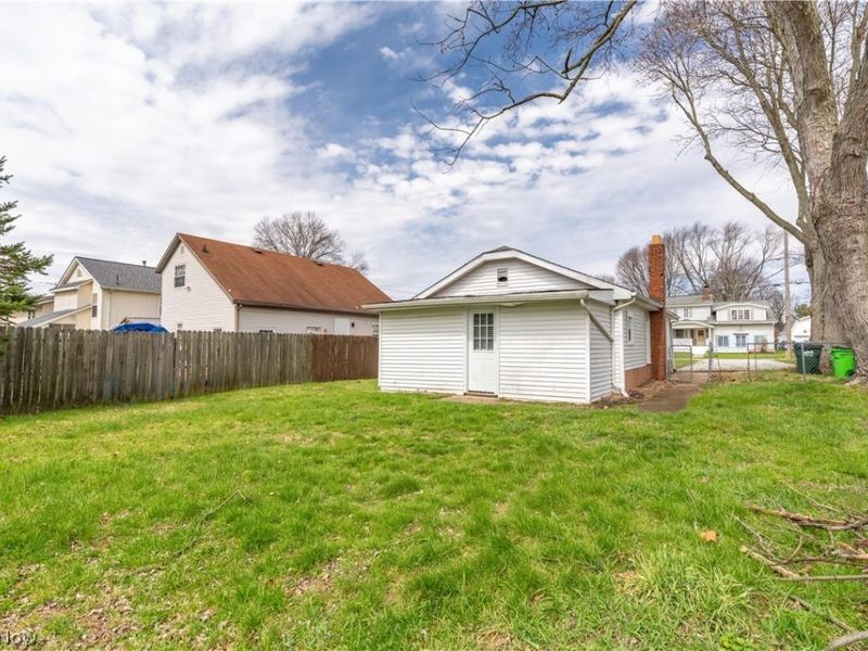 3736 Louise Street, Mogadore, OH 44260 Photo 3