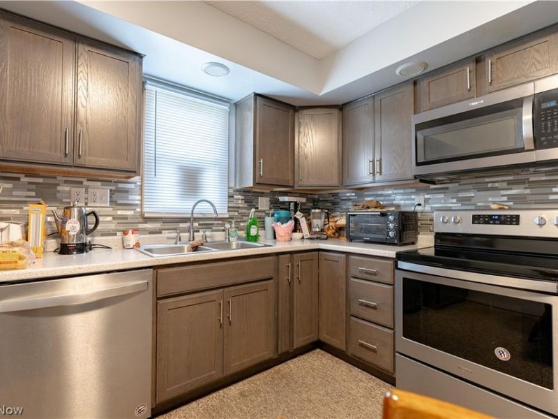 408 4th Street NE, New Philadelphia, OH 44663 Photo 6