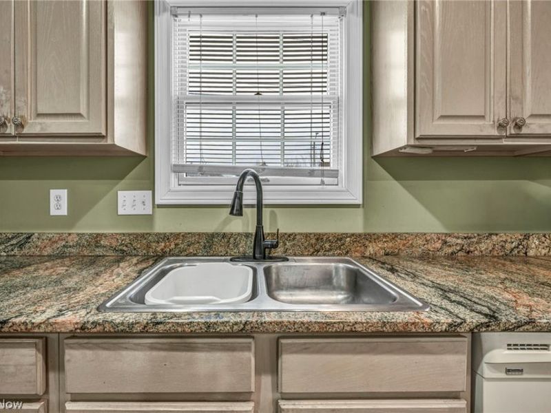 177 E 192nd Street, Euclid, OH 44119 Photo 9