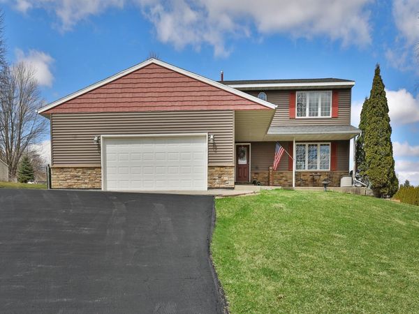 6221 Townsview Lane SE, Rochester, MN 55904