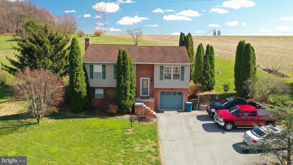 185 ELFNER ROAD , RED LION, PA 17356
