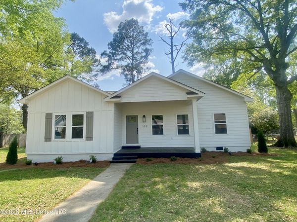 100 Lamar Street, Crystal Springs, MS 39059