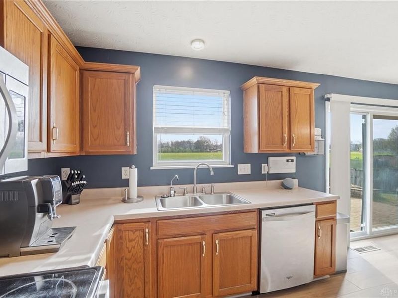 7276 Country Walk Drive, Franklin Township, OH 45005 Photo 11